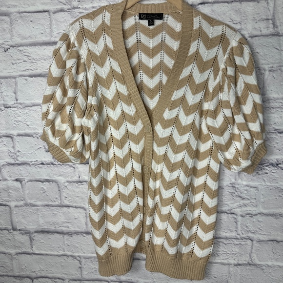 Preppy Chevron Puff-Sleeve Knit Cardigan with a retro vibe – Size S - Picture 6 of 8